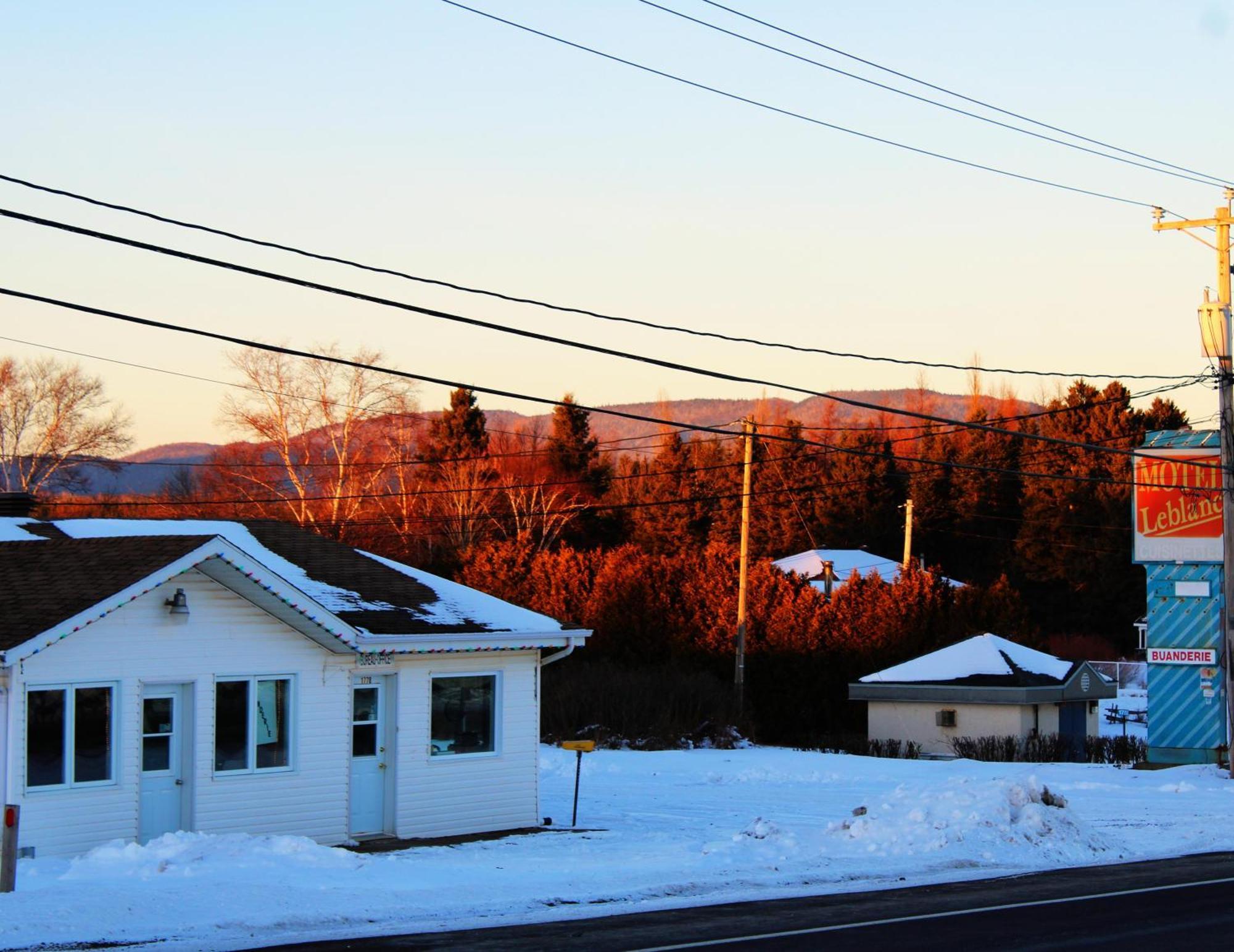 Motel Leblanc Carleton-sur-Mer Extérieur photo